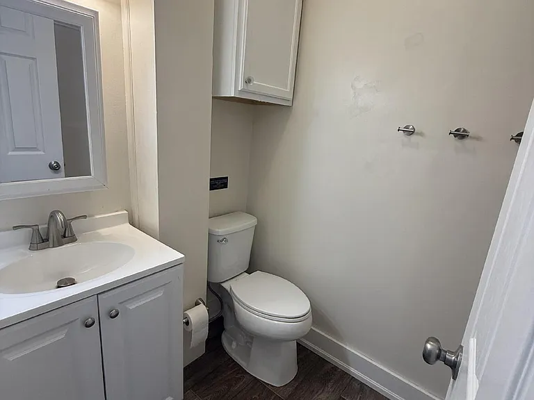 916 Schiller Ct — Photo 12