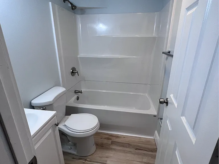 910 Oliver Ave N #2 — Photo 1