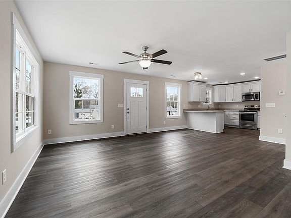 4th image of 517 Davis St