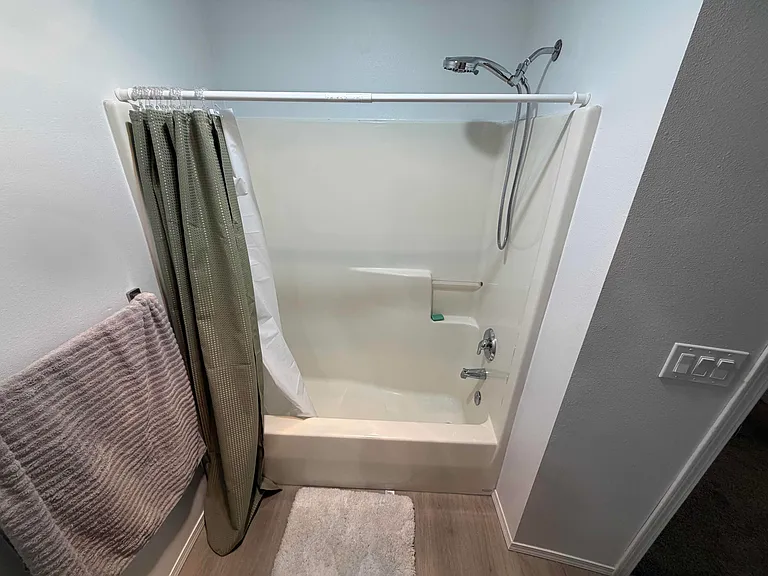 Large bathtub