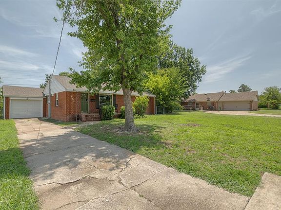 3rd image of 4904 N Warren Ave