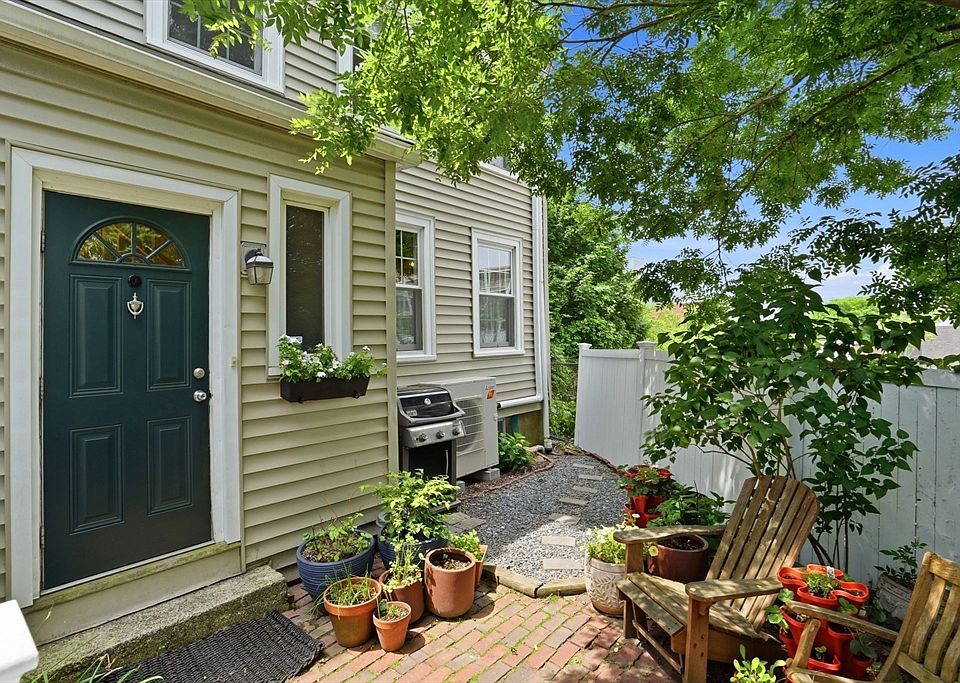 1st image of 4 Short Street Pl