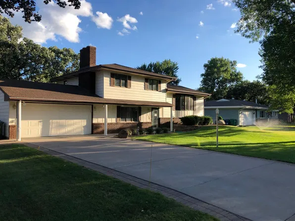 7439 Concerto Curv NE, Fridley, MN 55432