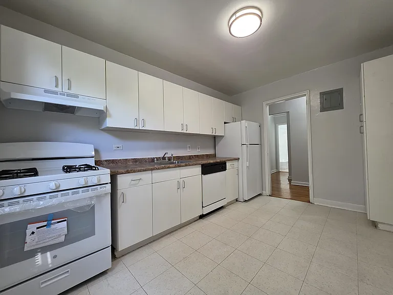 Fulton Park Apartments — Photo 9