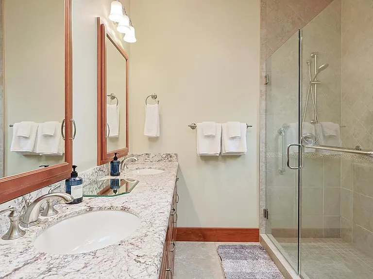 1027 Encino Row — Photo 28
