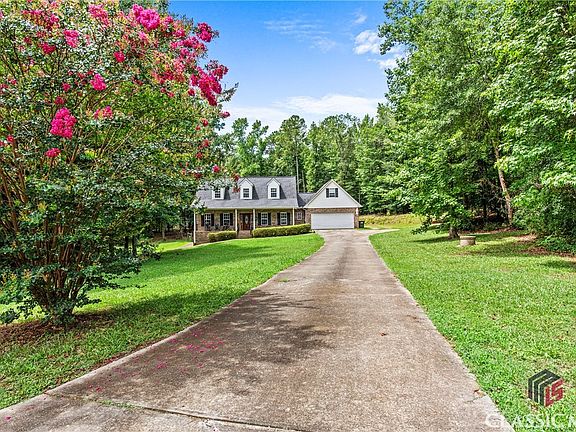 2nd image of 42 Patriot Lane