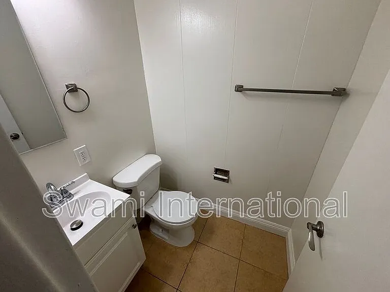 2804 W El Segundo Blvd #8 — Photo 6