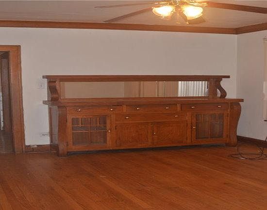 2nd image of 6721 S Maplewood Ave