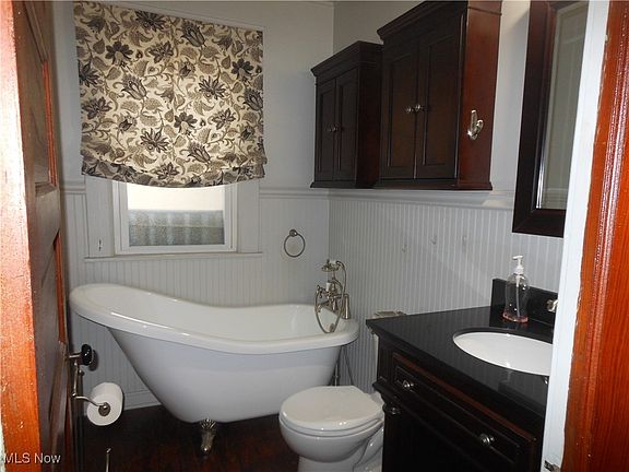 4th image of 3217 Woodbridge Ave