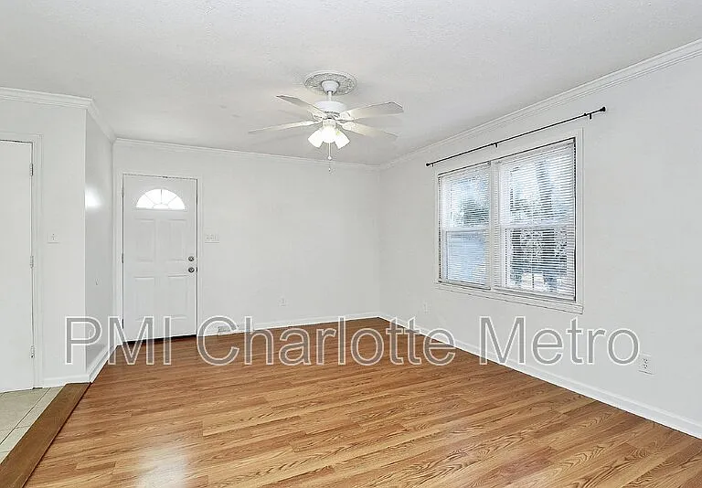 9916 Windrift Rd — Photo 6