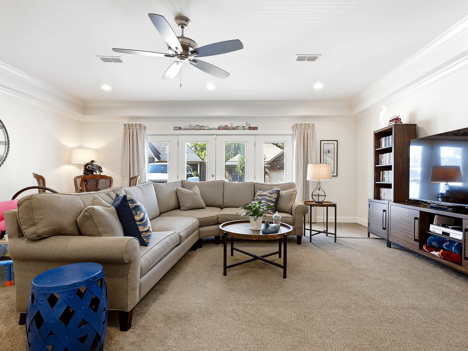 3 bed, 2814 sqft, $3,200 — Photo 4