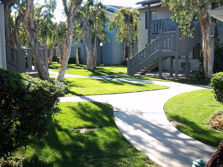 Cobblestone Park Apartments — Photo 31