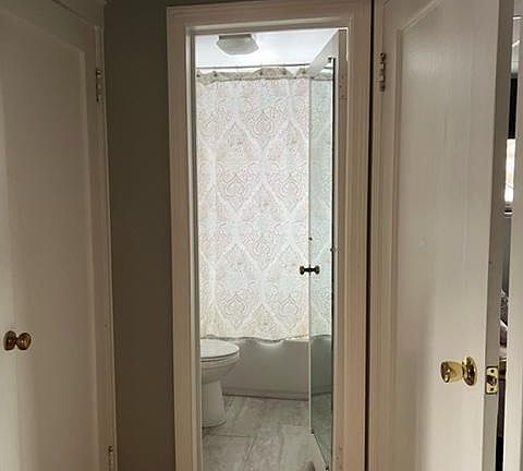 5th image of 437 N Washington St