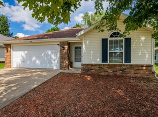 24 Cheryl Cir, Bentonville, AR 72712
