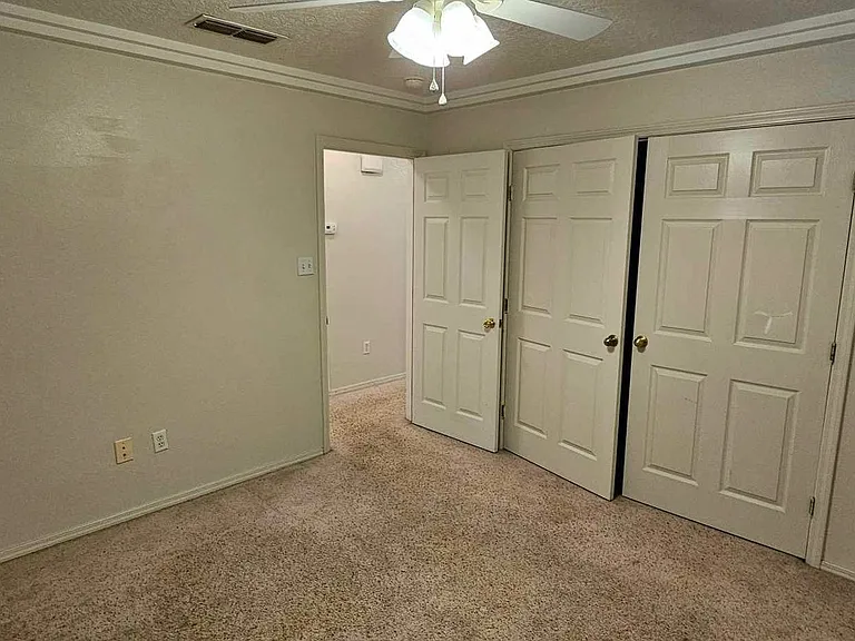 522 S Abilene Ave — Photo 10