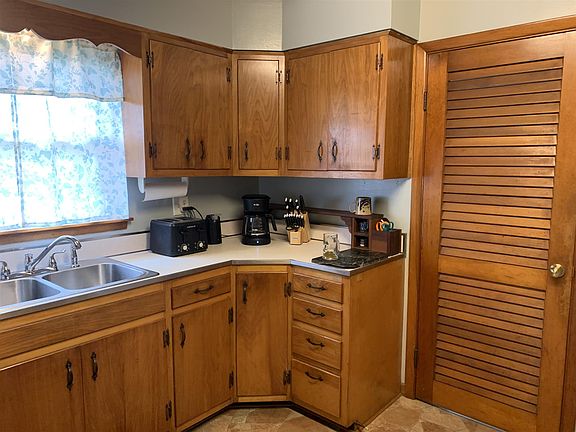 4th image of 3304 S County Road 400 W