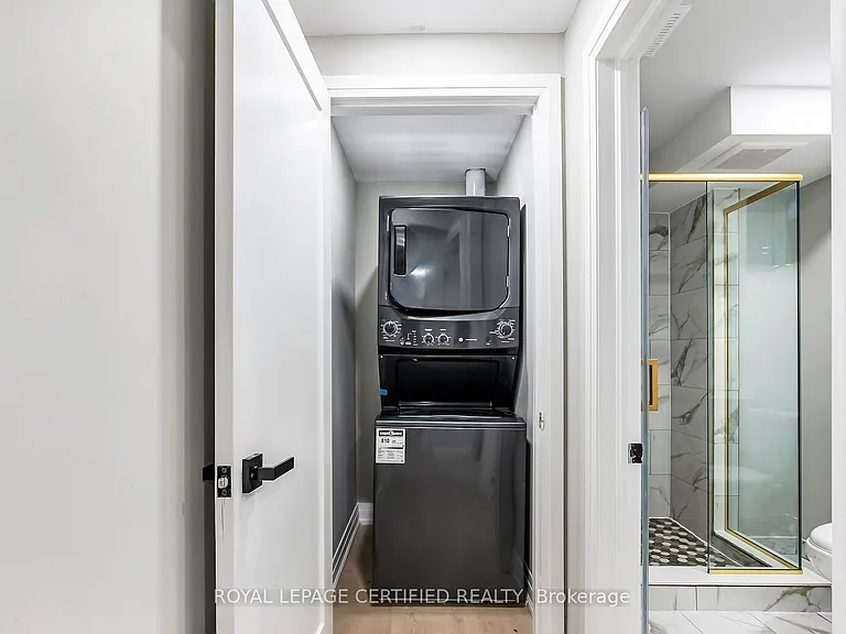 1366 Lobelia Cres #BASEMENT — Photo 11
