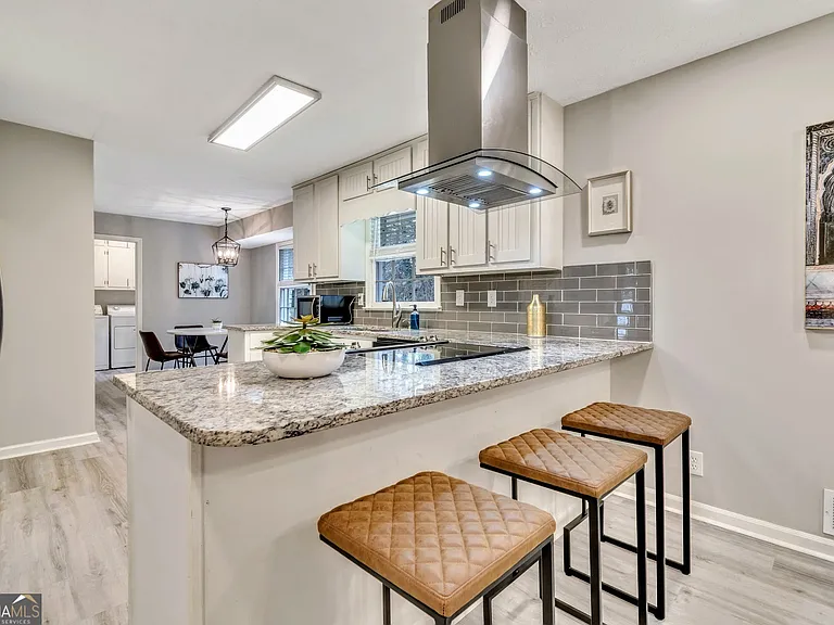 4428 John Dr — Photo 8