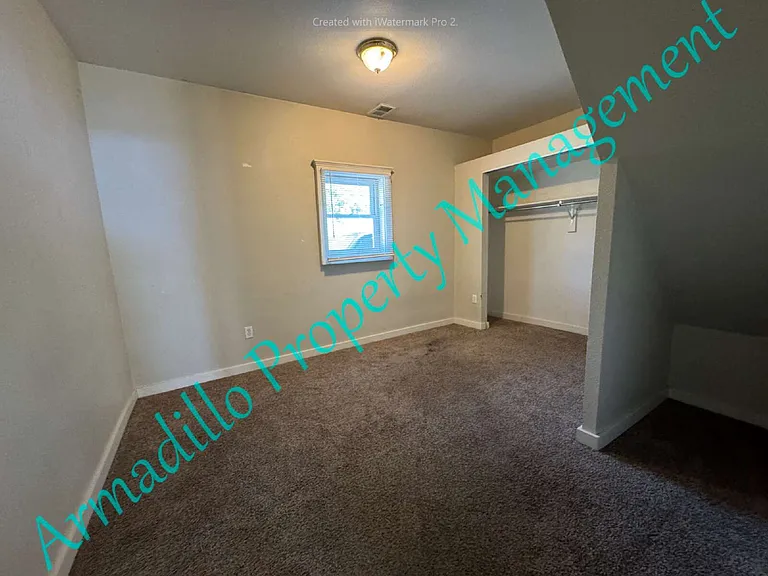 515 1/2 S Meldrum St — Photo 5