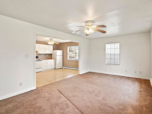 5th image of 205 E Brown St