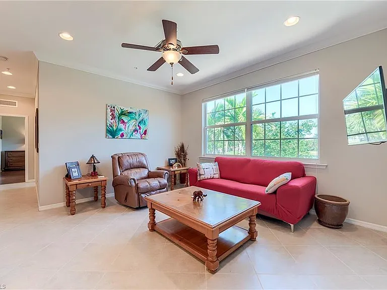 8510 Violeta St #201 — Photo 7