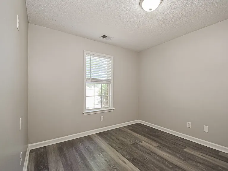 5746 Oakley Dr — Photo 14