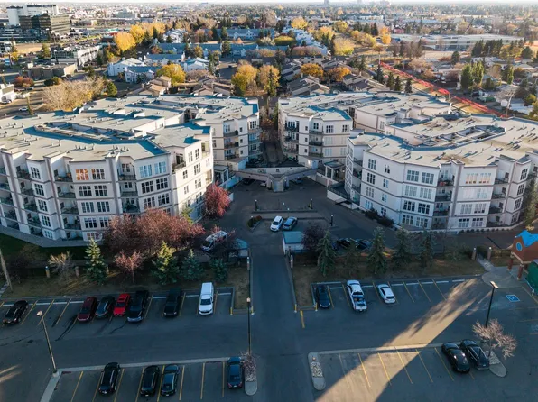 4827 104a St NW #449, Edmonton, AB T6H 0R5