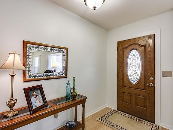 3rd image of 7011 Cobblewood Ct
