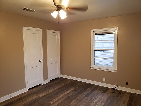 3rd image of 1014 Clairmont Dr