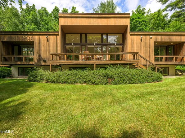 699 Hartsville New Marlboro Rd, Great Barrington, MA 01230