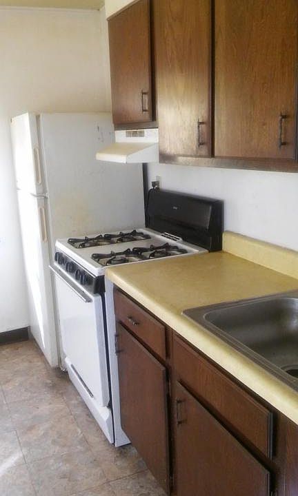 2nd image of 419 N 4th St