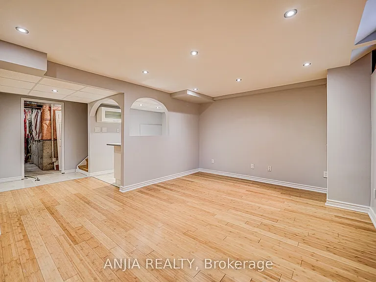 146 Billingsley Cres — Photo 34