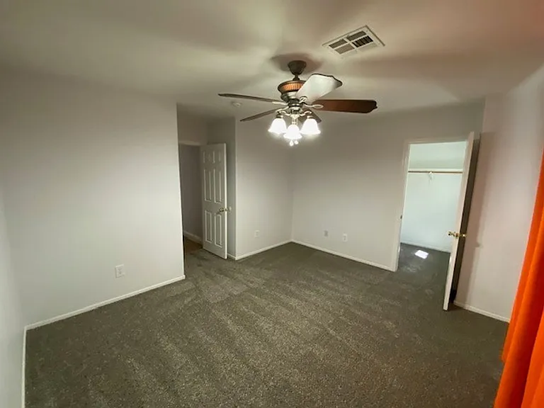 8065 Caspian Moon Dr — Photo 15