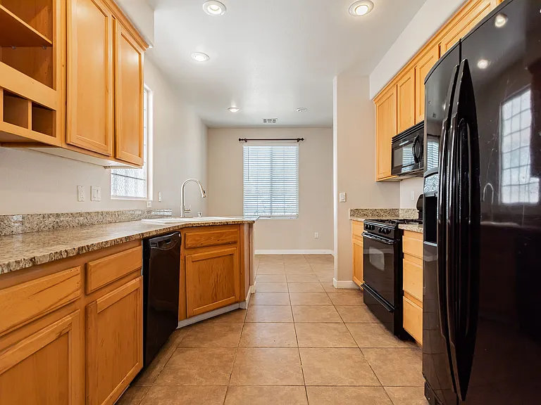8611 Splendid Leaf Ct — Photo 17