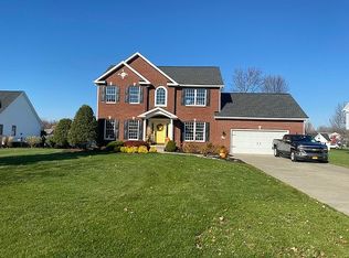 7199 Pendale Cir, North Tonawanda, NY 14120
