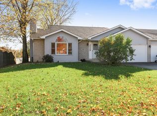 280 Hillcrest Ln, Steger, IL 60475