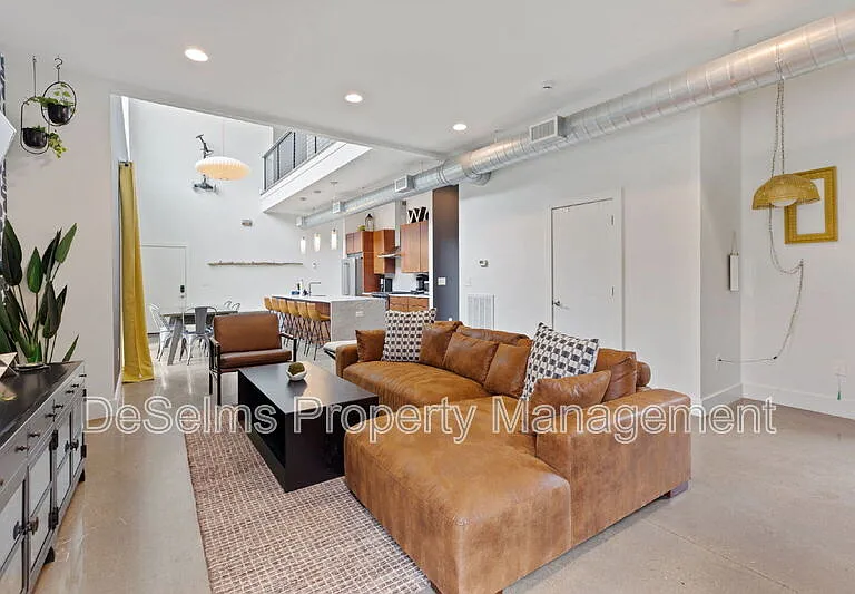 807 13th Ave S — Photo 8