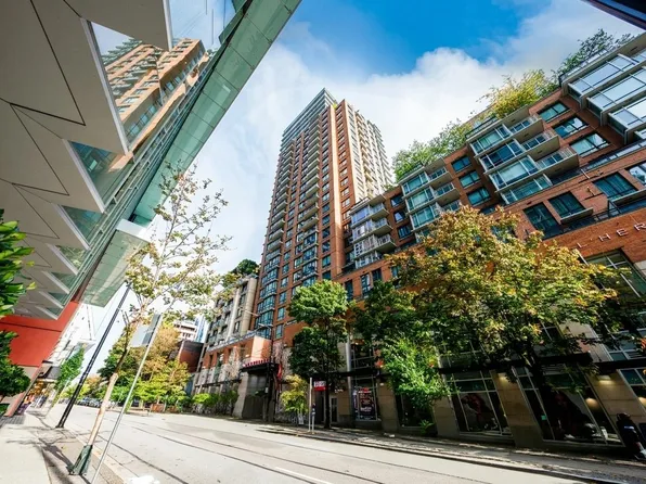 788 Richards St #2601, Vancouver, BC V6B 0C7
