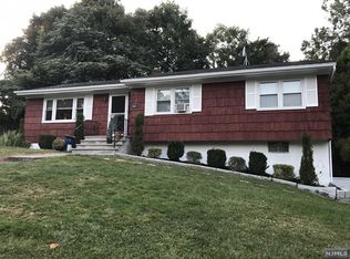 403 Longview Ct, Northvale, NJ 07647