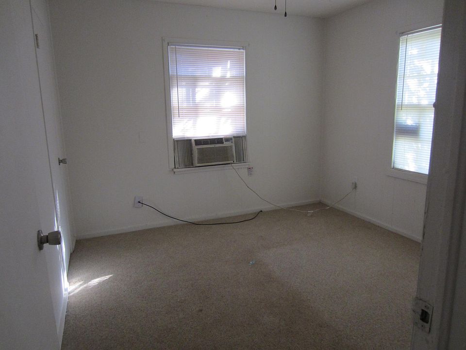 1st image of 137 W Orchard St