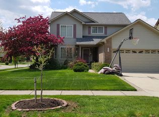 1911 Hartshorn Ave, Troy, MI
