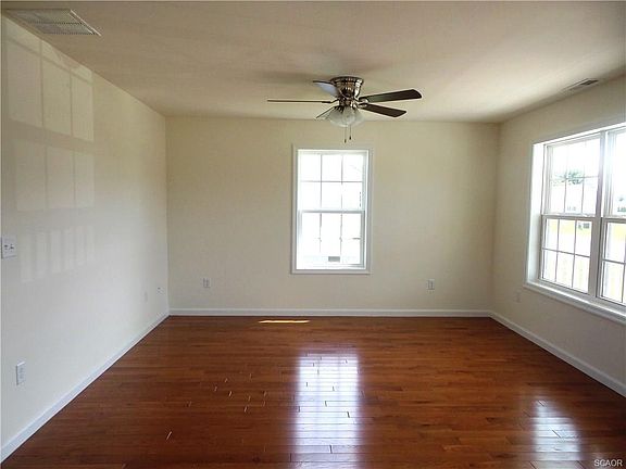 3rd image of 615 S Lee Ave