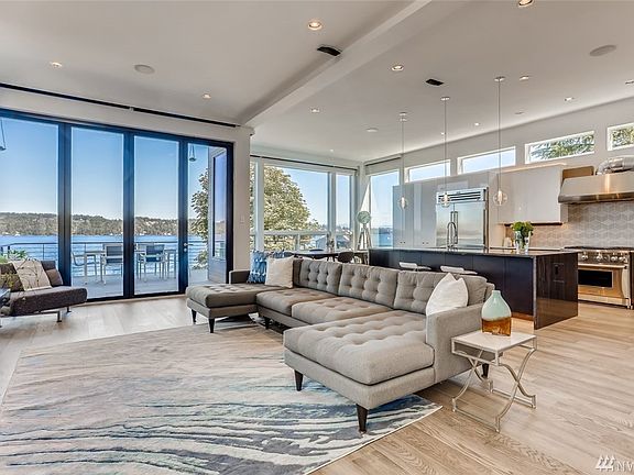 Large expansive family room