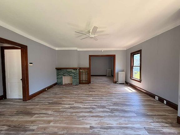 2nd image of 2042 Joffre St #1
