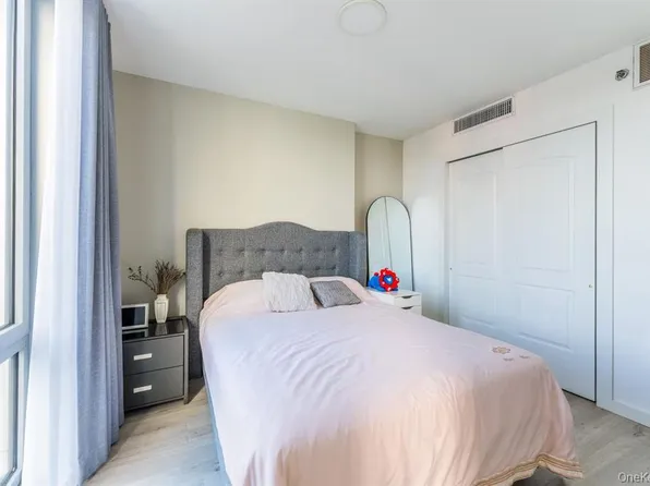 144-27 Sanford Avenue image 14 of 29