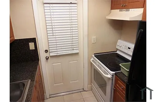 590 SW 27th Ave #1 Photo 1