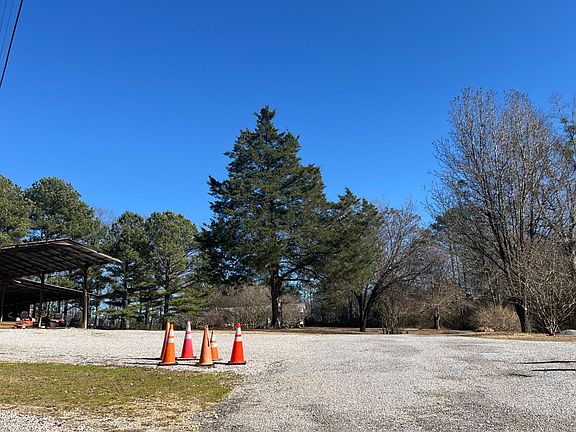 4th image of 200 Redwood Dr