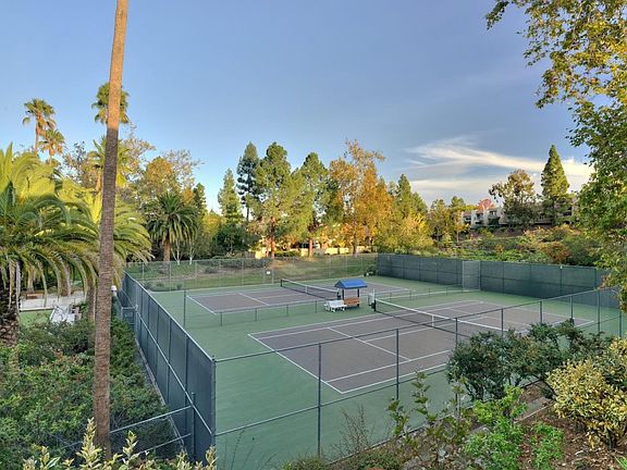 2nd image of 112 Plazoleta