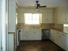 3rd image of 8900 Oriole Dr