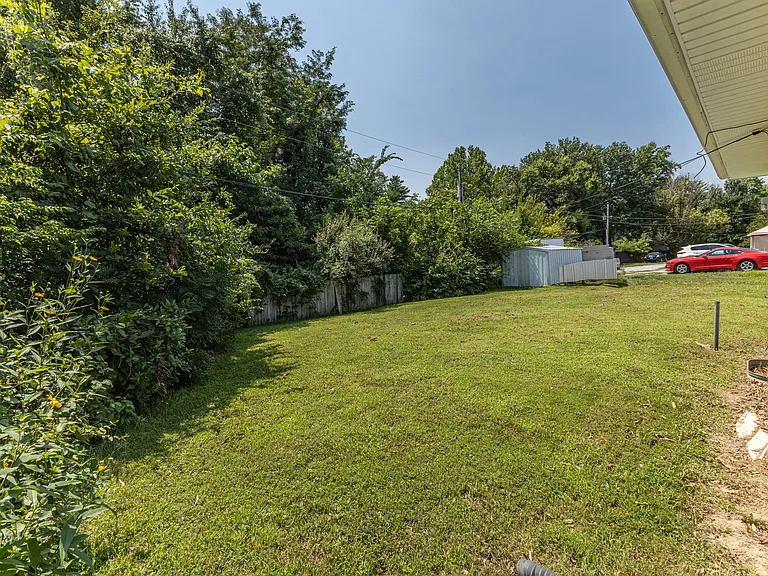 1600 W Amos Dr #B — Photo 19